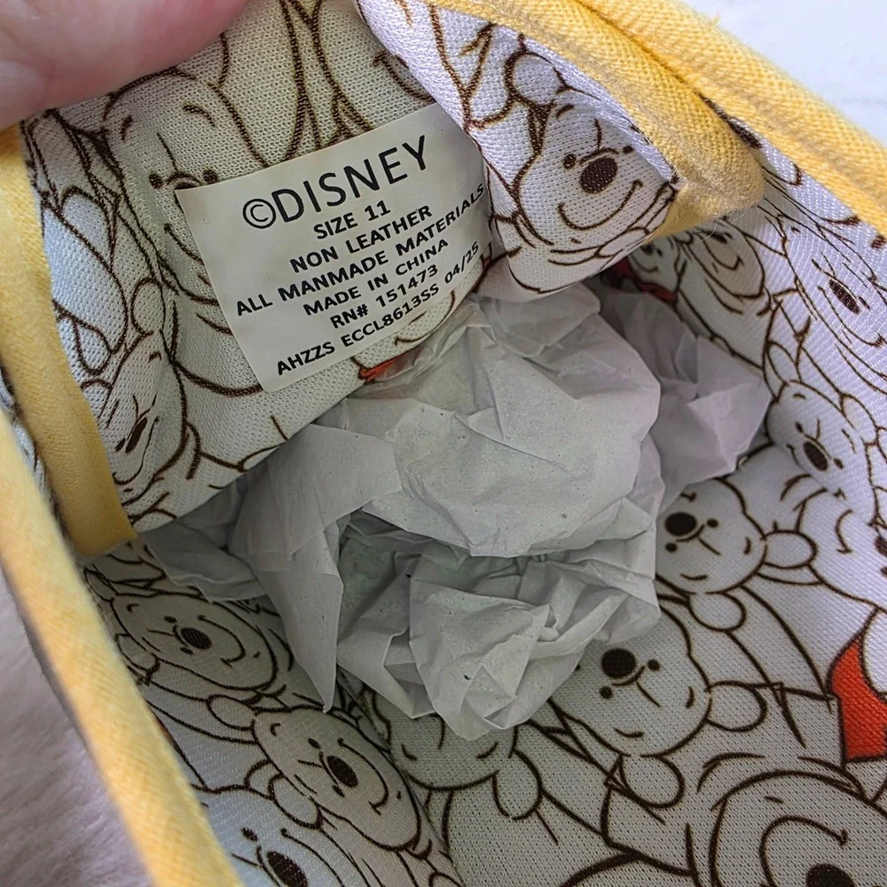 Disney Ground Up Winnie the Pooh White Honey Sneakers Women 11 NEW